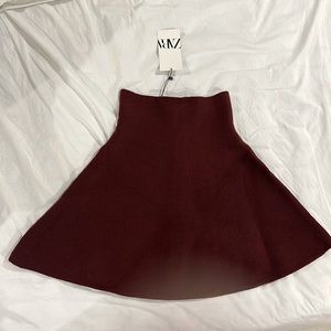 Brand new . Zara . Medium . Burgundy skirt . Knit .